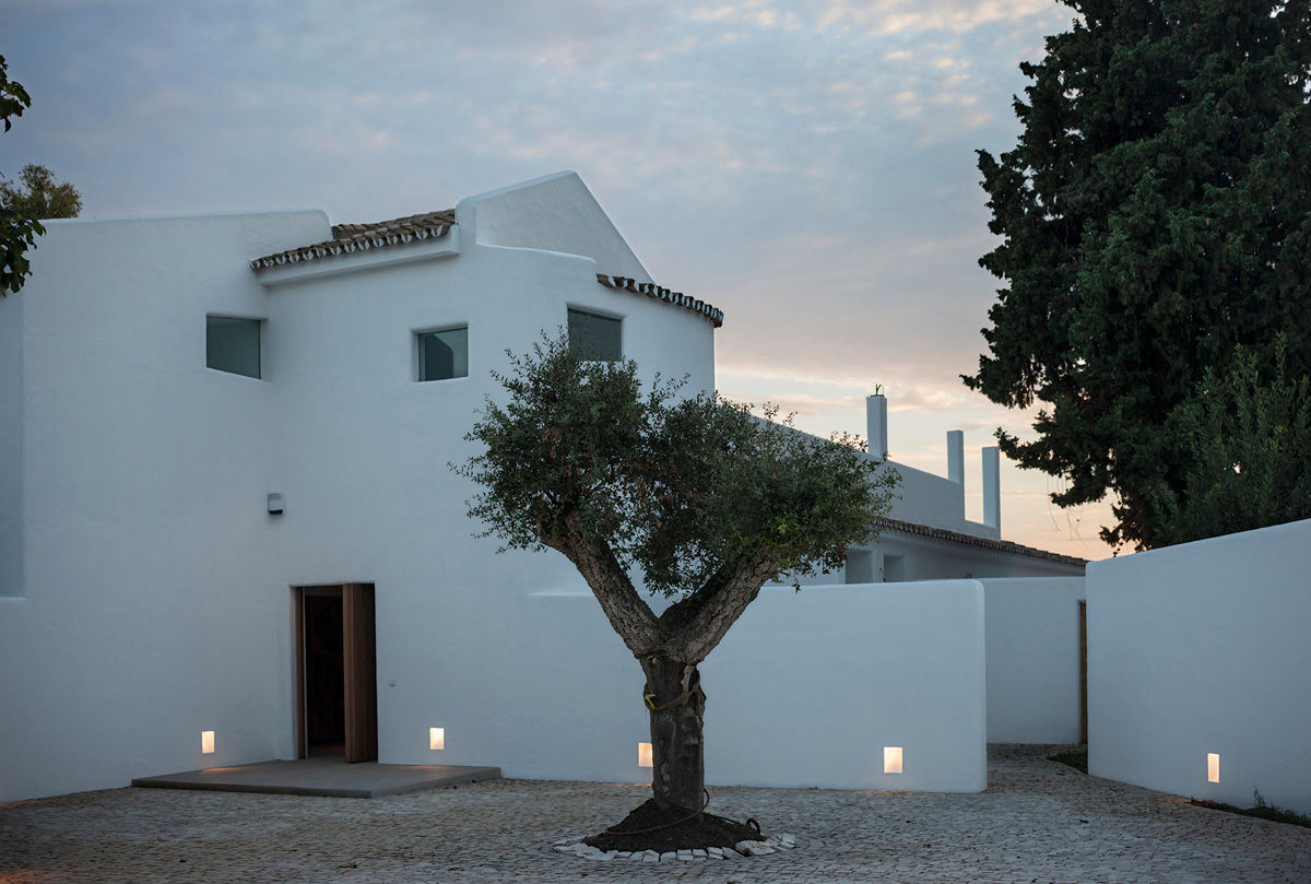 Fachada principal de Villa en Marbella Alejandro Giménez Architects Villas Concreto