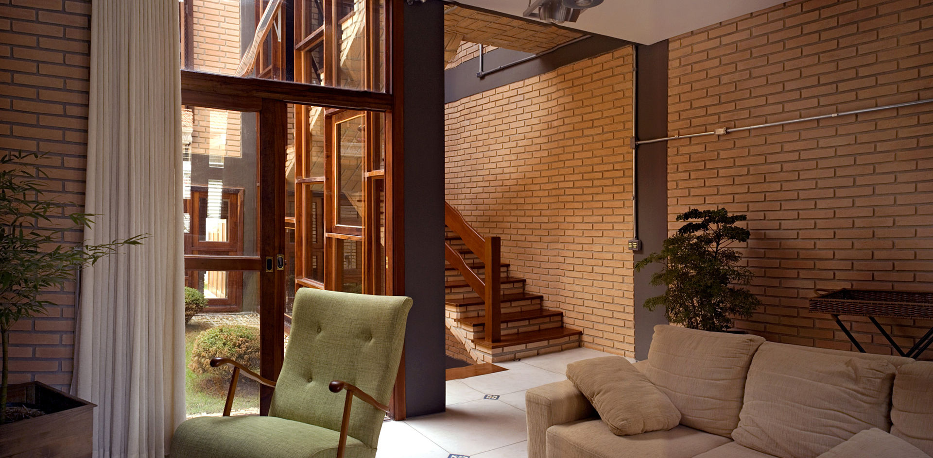 Residência em São Paulo, JMN arquitetura JMN arquitetura ห้องนั่งเล่น