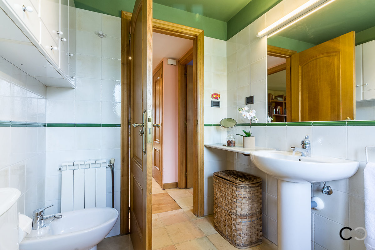 Home Staging en casa de Luz en Galicia, CCVO Design and Staging CCVO Design and Staging Rustic style bathrooms