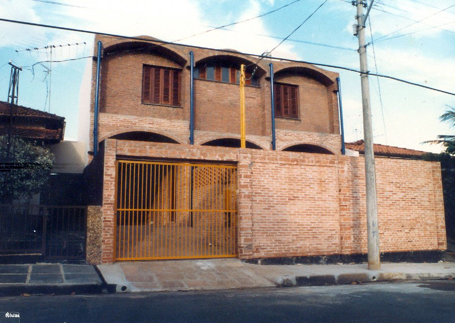 Residência em São Carlos, JMN arquitetura JMN arquitetura 一戸建て住宅 レンガ