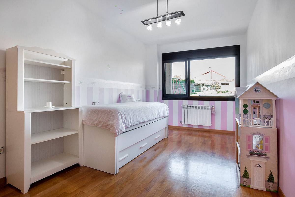 Home Staging en la casa de Paula en Galicia, CCVO Design and Staging CCVO Design and Staging Rustieke kinderkamers