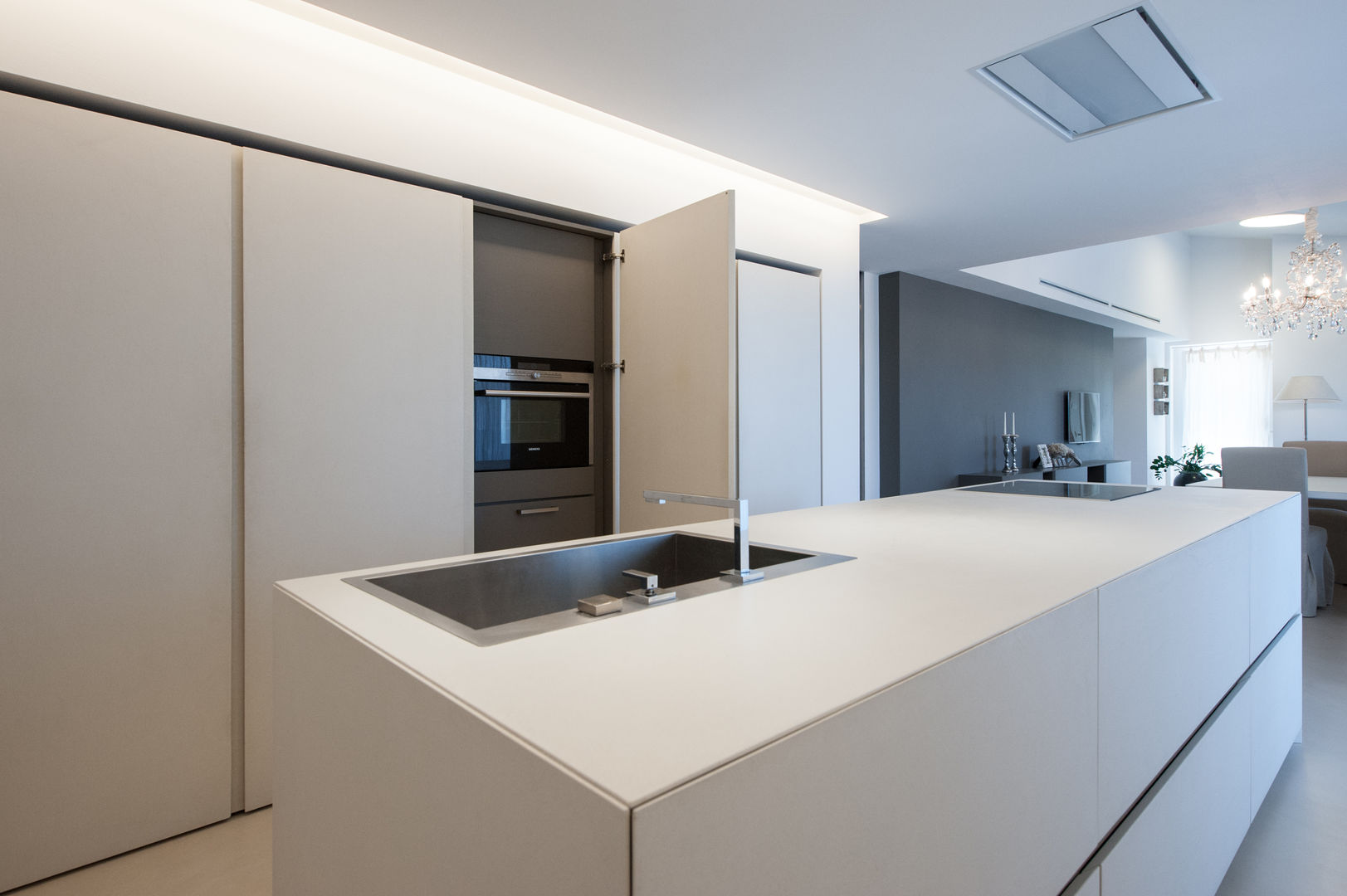 Attico con vista sulle colline marchigiane, QUADRASTUDIO QUADRASTUDIO Built-in kitchens