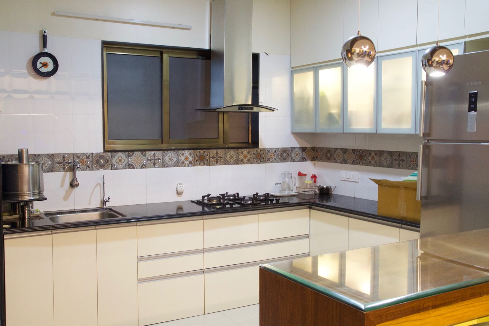 AMIT BLOOMFIELD 3BHK, decorMyPlace decorMyPlace Kitchen units