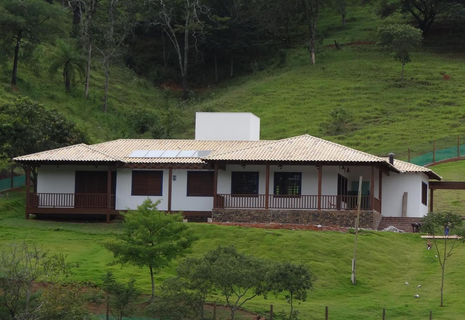 Residência - Mateus Leme MG, SERARTE ENGENHARIA SERARTE ENGENHARIA Country house