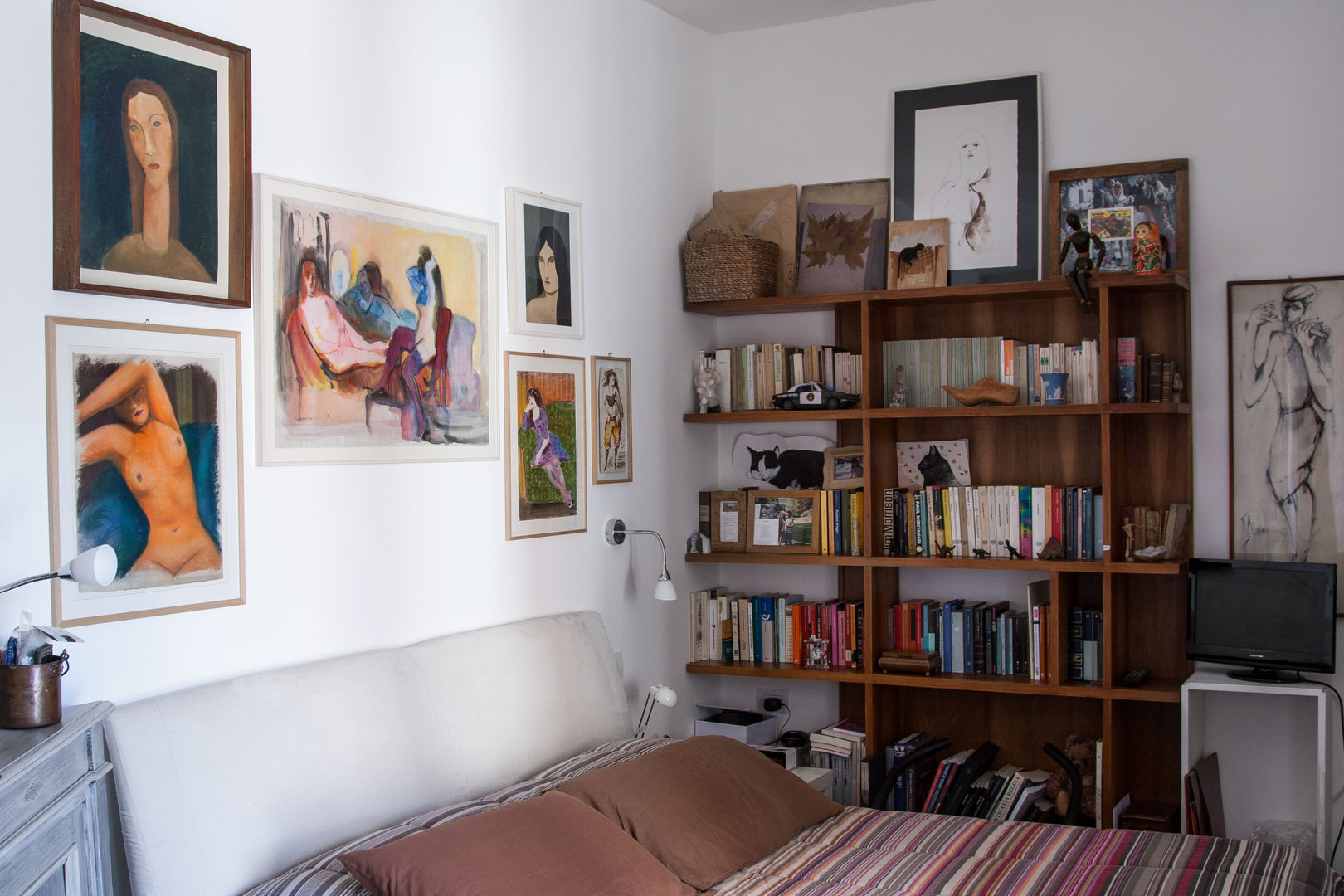 3VM_Ristrutturazione di una casa-atelier d’artista a Como, Chantal Forzatti architetto Chantal Forzatti architetto Eclectic style bedroom