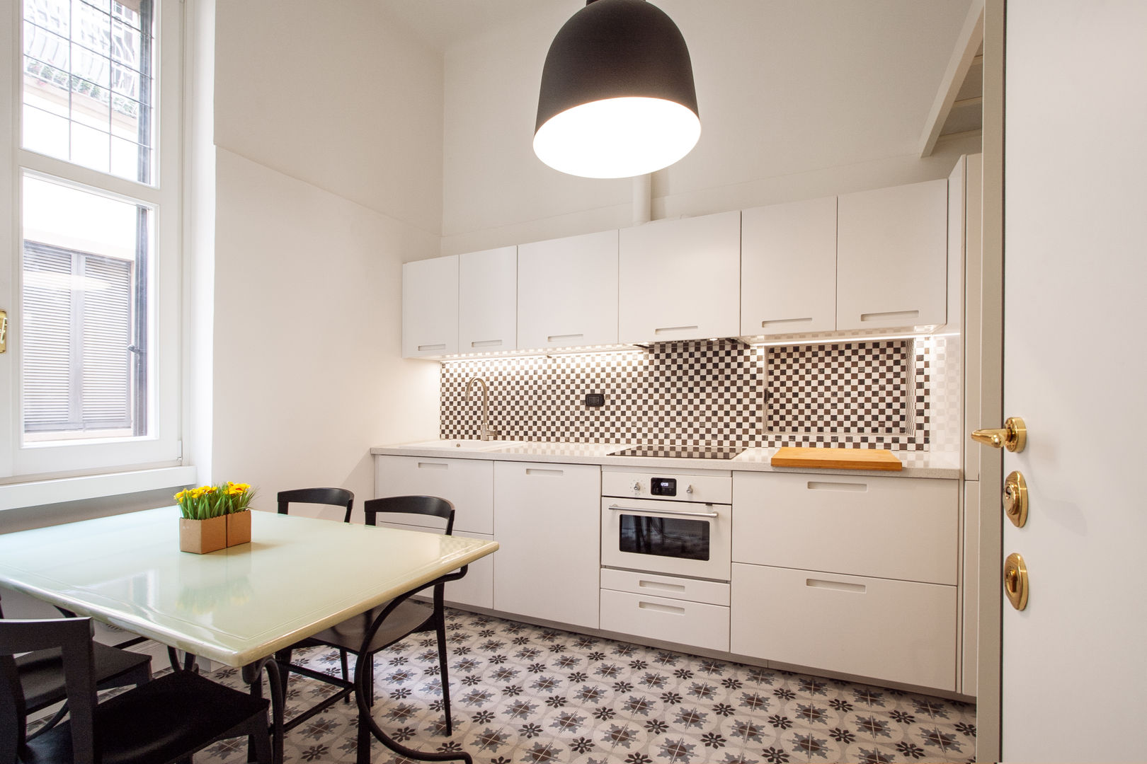 18VT_Relooking di un bilocale a Milano*, Chantal Forzatti architetto Chantal Forzatti architetto Built-in kitchens