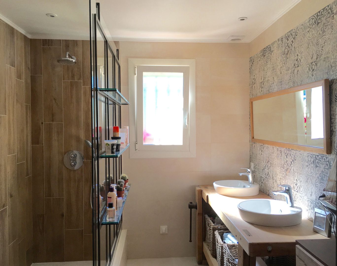 Renovation salle de douche - saint raphael , B.Inside B.Inside Industrial style bathrooms Ceramic