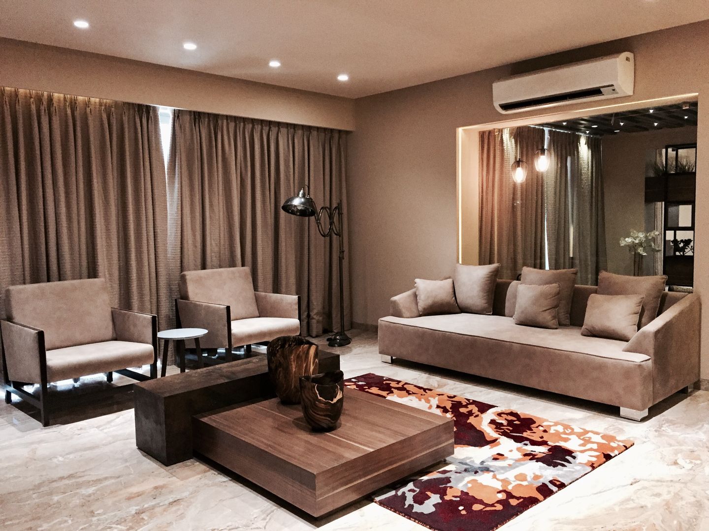 Iscon Platinum Show Apartment , Studio R designs Studio R designs Modern living room