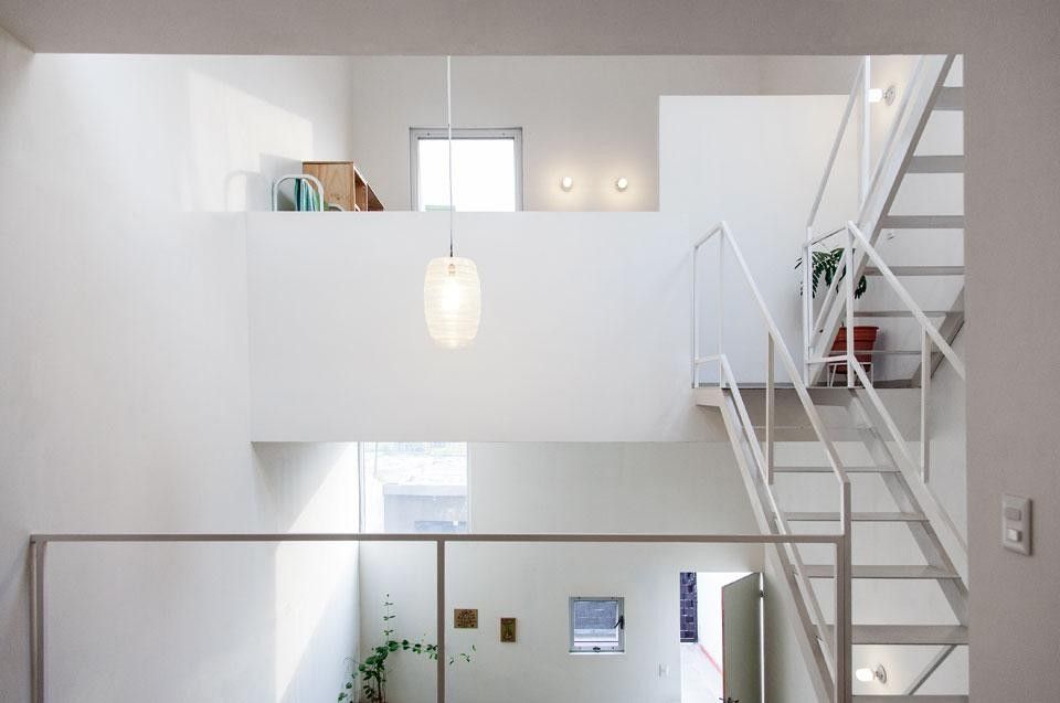 homify Pasillos, vestíbulos y escaleras minimalistas