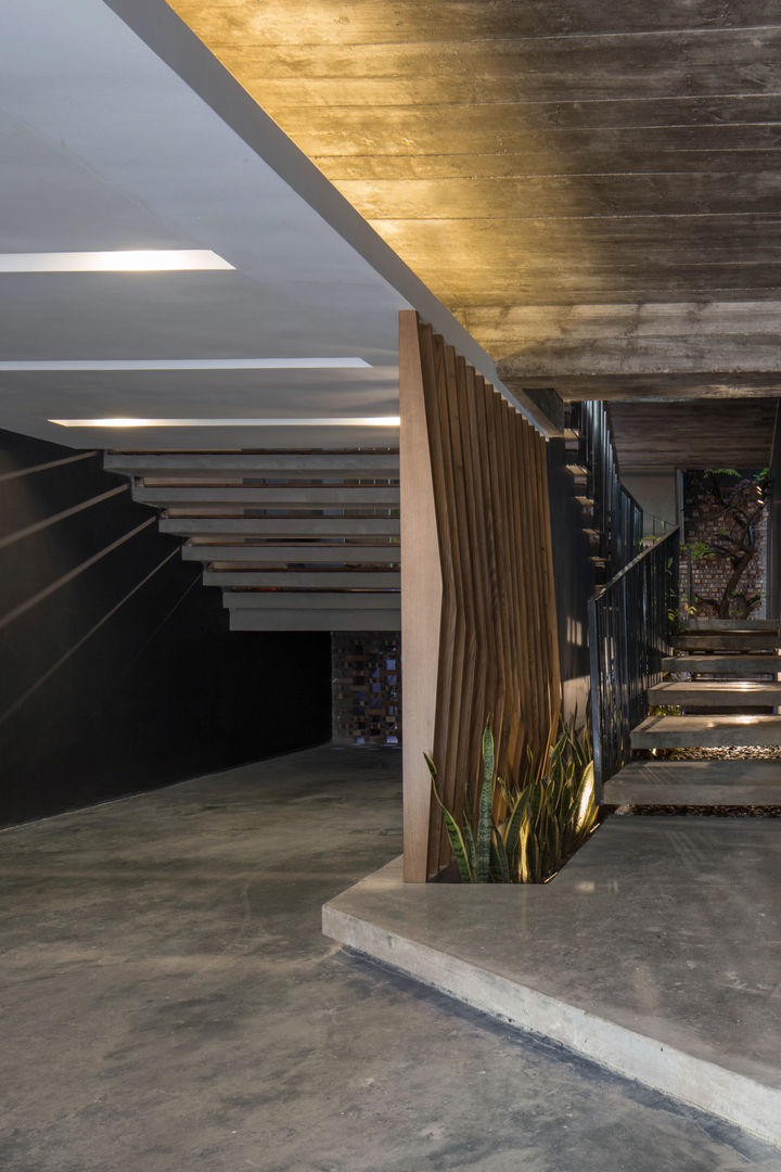 STH - Stairhouse, deline architecture consultancy & construction deline architecture consultancy & construction Corredores, halls e escadas modernos Concreto