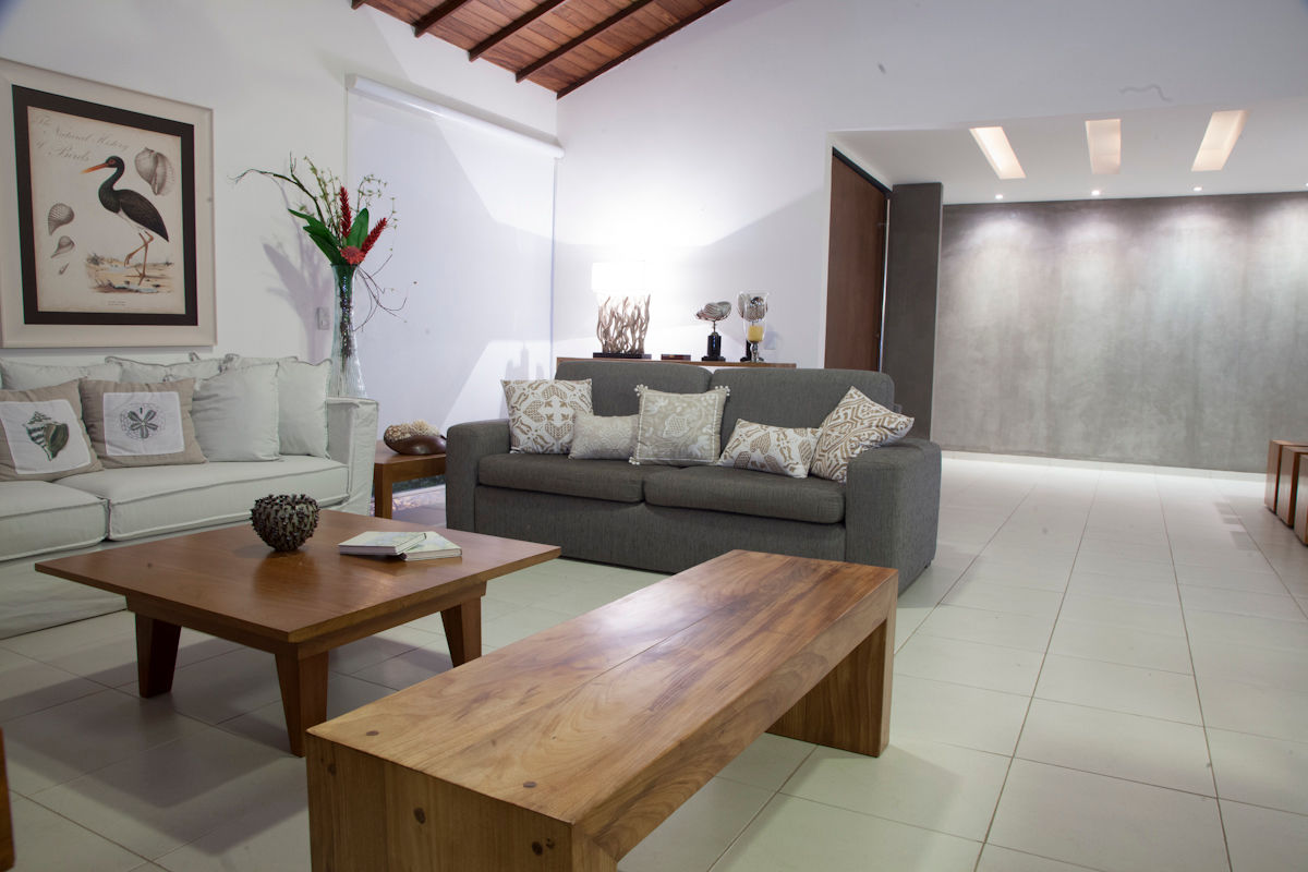 Casa Búzios, MORSCH WILKINSON arquitetura MORSCH WILKINSON arquitetura Living room Wood Wood effect