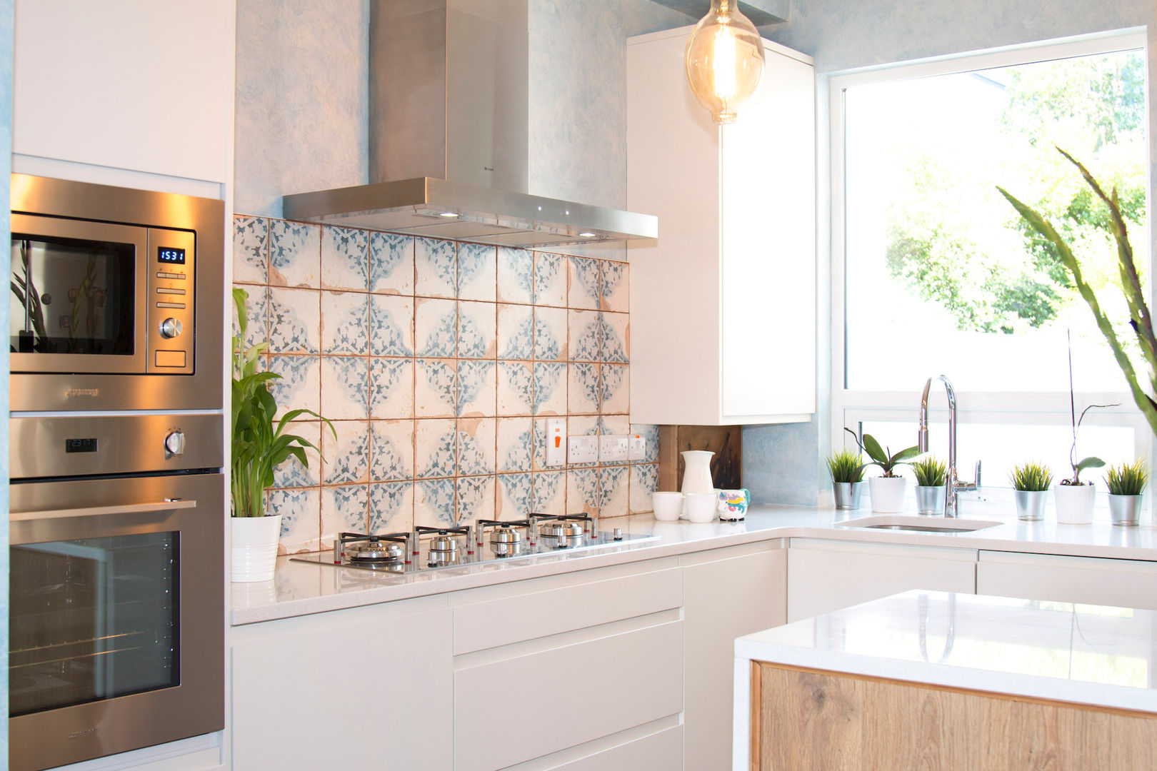 We love pattern homify Built-in kitchens Wood Wood effect patterned tiles,stone worktops,modern worktops,quirky kitchen