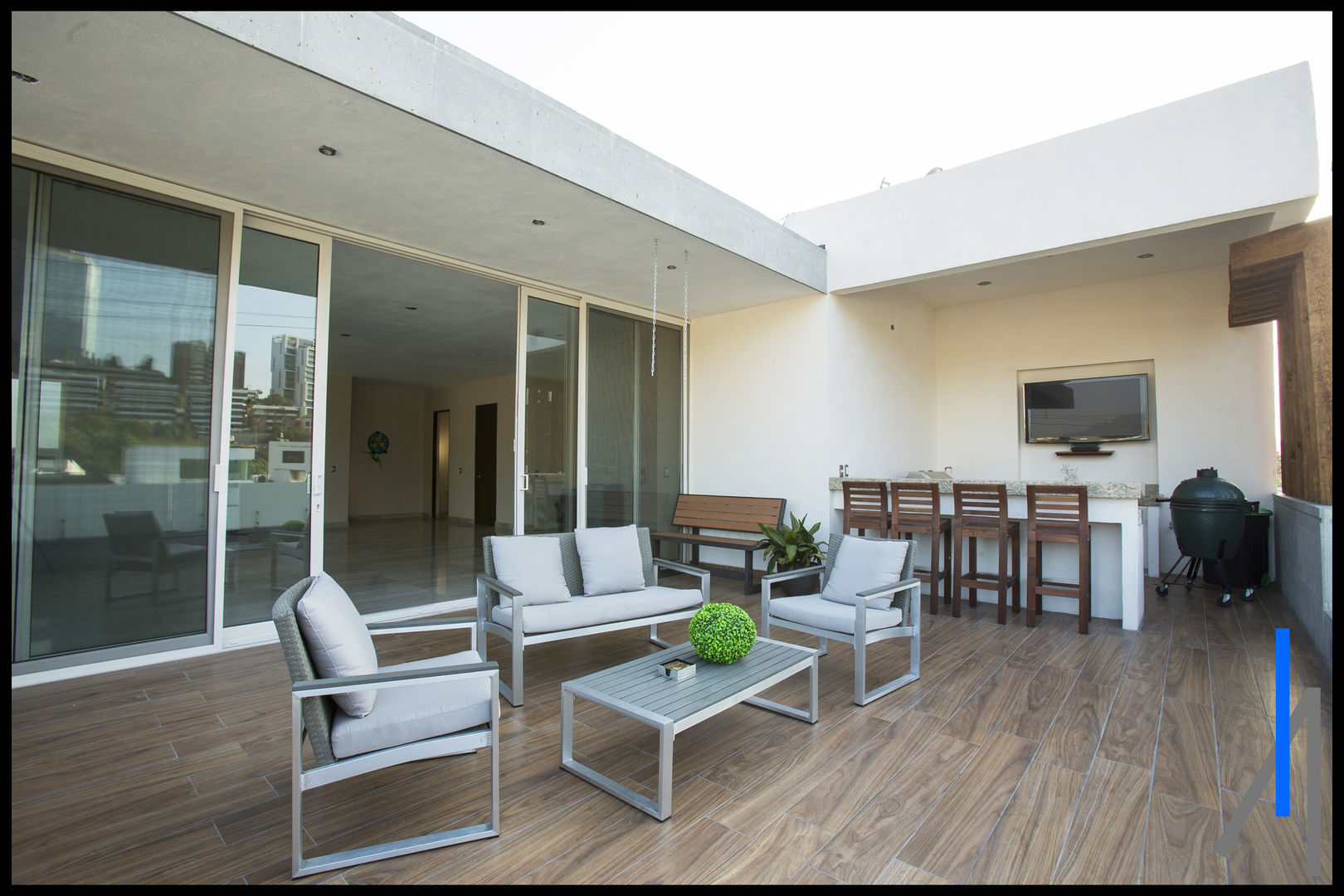 TERRAZA DE TERCER NIVEL homify Terrazas Madera Acabado en madera