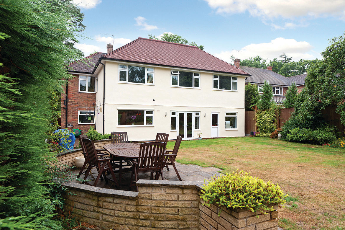 Surrey - Old Woking, Corebuild Ltd Corebuild Ltd Classic style houses