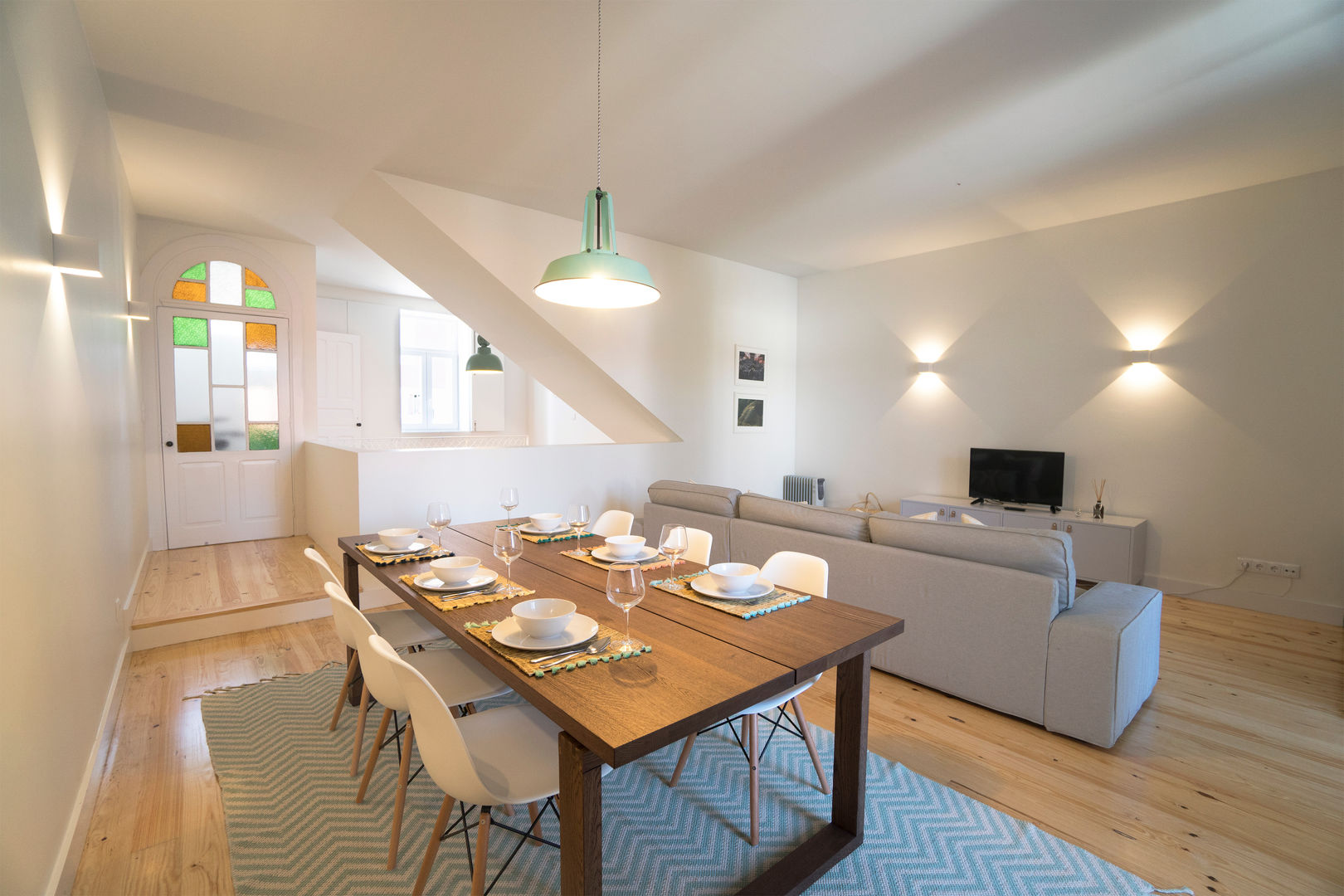 Air BnB, Filipa Cunha Interiores Filipa Cunha Interiores غرفة السفرة ديكورات واكسسوارات