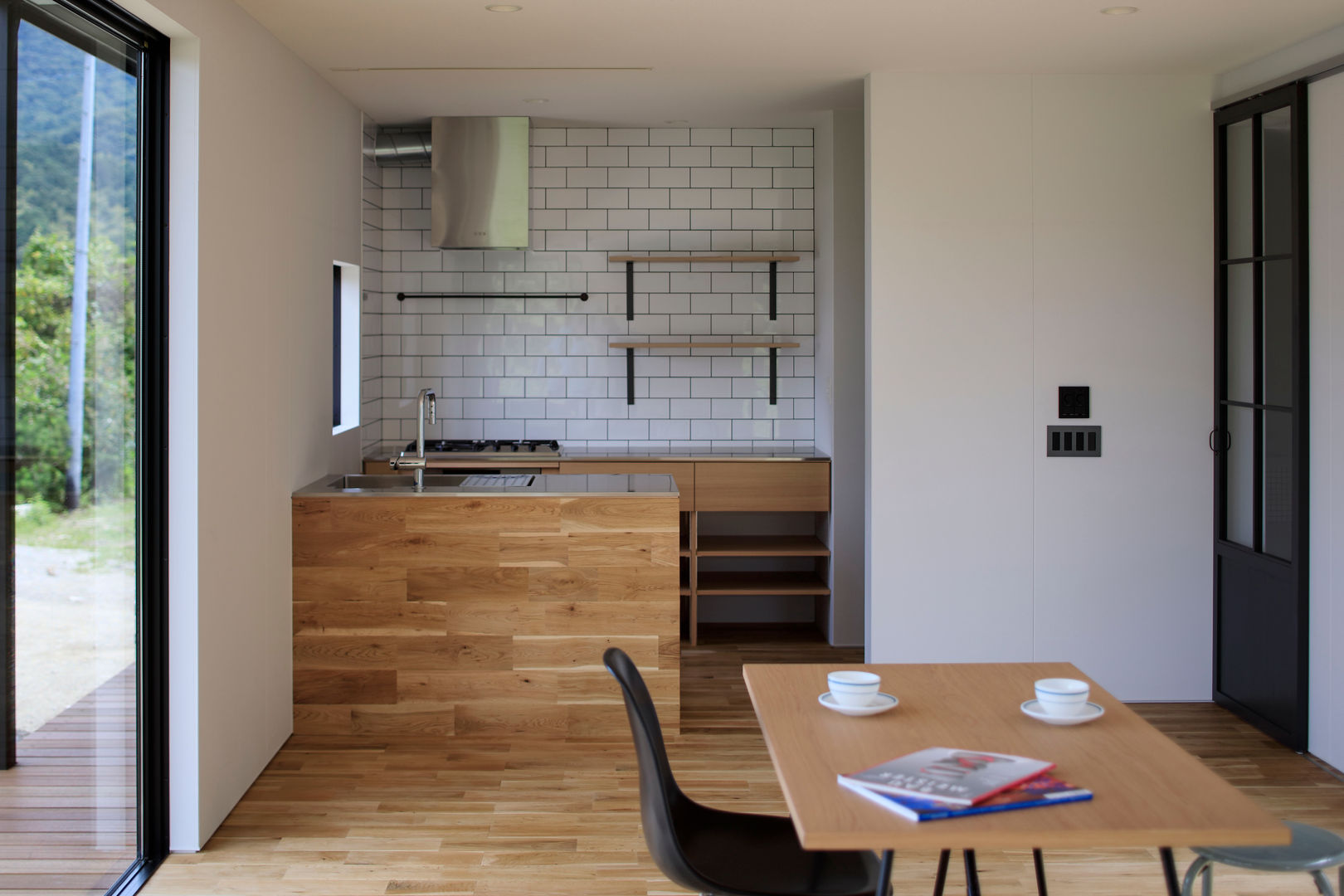 MASK HOUSE, 株式会社CAPD 株式会社CAPD Industrial style kitchen