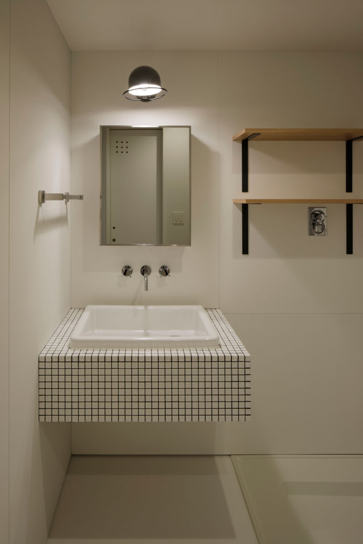 MASK HOUSE, 株式会社CAPD 株式会社CAPD Industrial style bathrooms