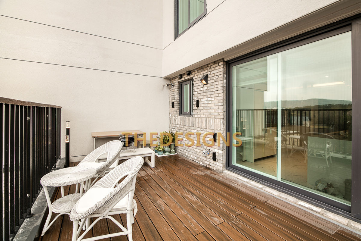 homify Balcone, Veranda & Terrazza in stile moderno