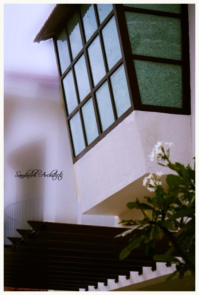 Kannan - Sonali and Gaurav's residence, Sandarbh Design Studio Sandarbh Design Studio Puertas y ventanas eclécticas
