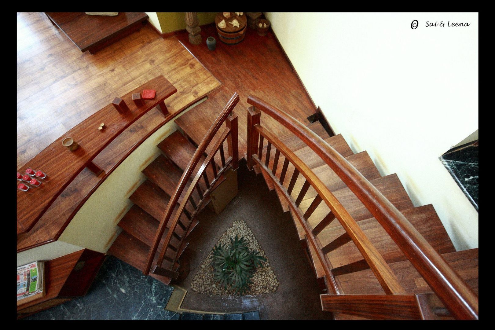 Sharada, Sandarbh Design Studio Sandarbh Design Studio Eclectic style corridor, hallway & stairs