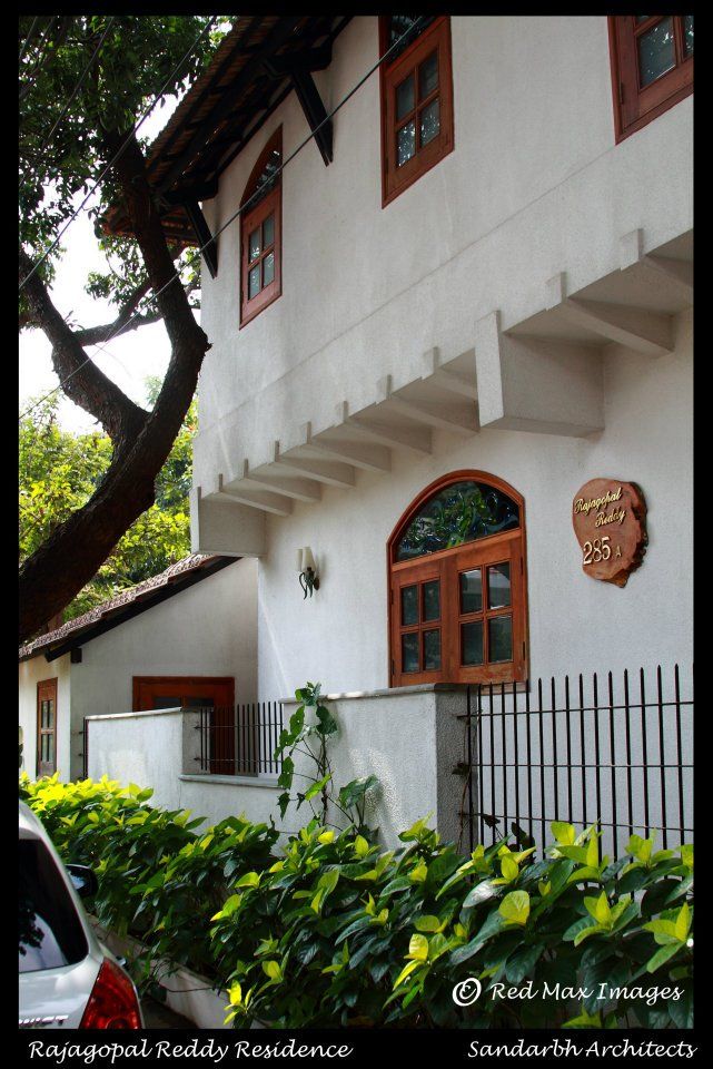 Reddy's residence, Sandarbh Design Studio Sandarbh Design Studio Eclectic style houses