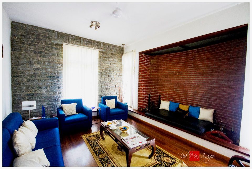 Kaivalya - Bhaskar's residence, Sandarbh Design Studio Sandarbh Design Studio Eclectic style living room