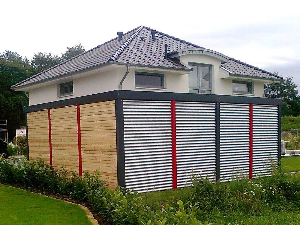 Einzelcarport mit Geräteraum, Carport-Schmiede GmbH & Co. KG - Hersteller für Metallcarports und Stahlcarports nach Maß Carport-Schmiede GmbH & Co. KG - Hersteller für Metallcarports und Stahlcarports nach Maß Yanları açık garaj Demir/Çelik