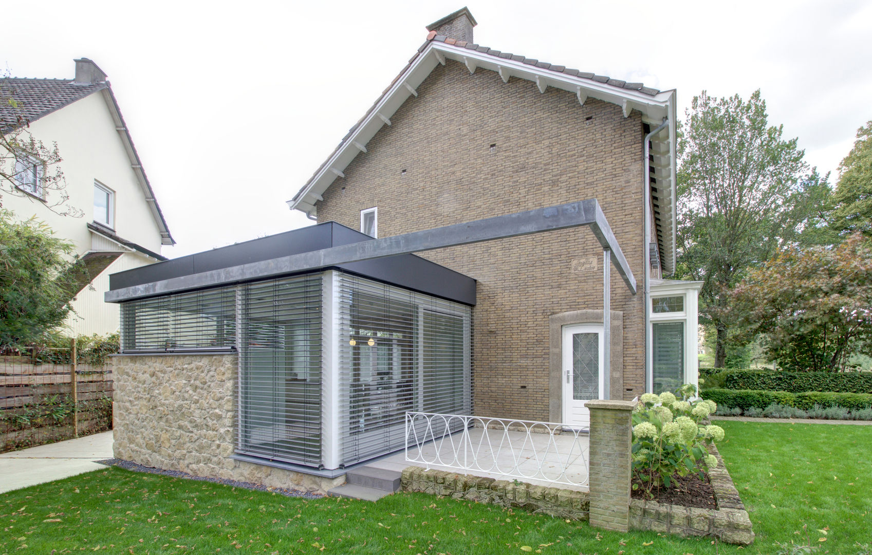 woonhuis R te Maastricht homify Moderne huizen