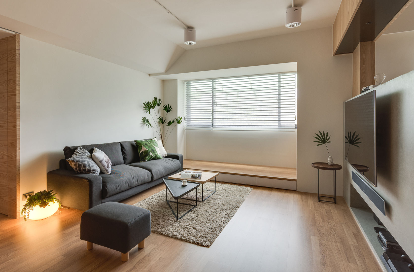 客廳空間 御見設計企業有限公司 Minimalist living room Solid Wood Multicolored
