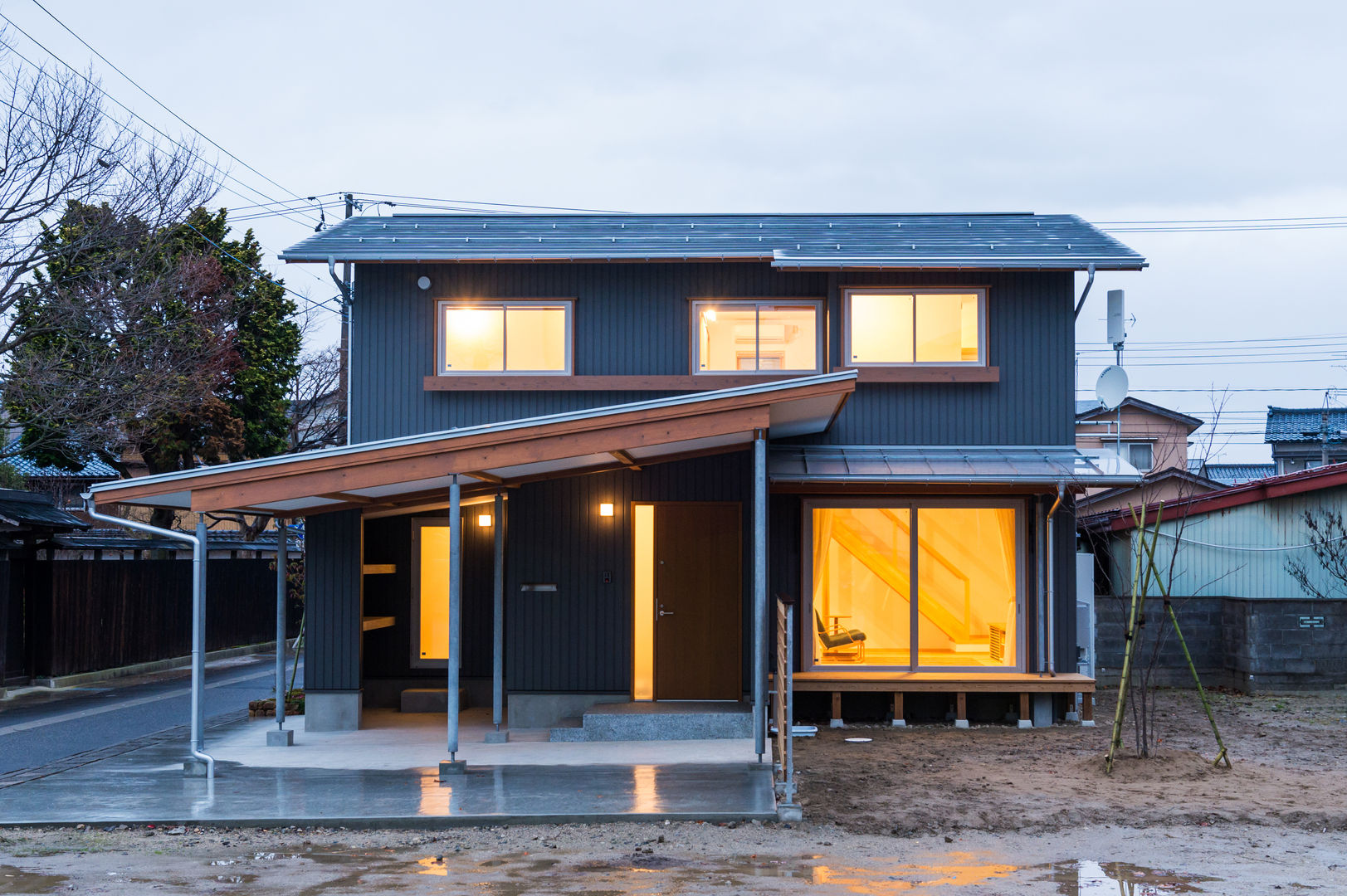 五泉の家, 株式会社山口工務店 株式会社山口工務店 Casas de estilo moderno Aluminio/Cinc