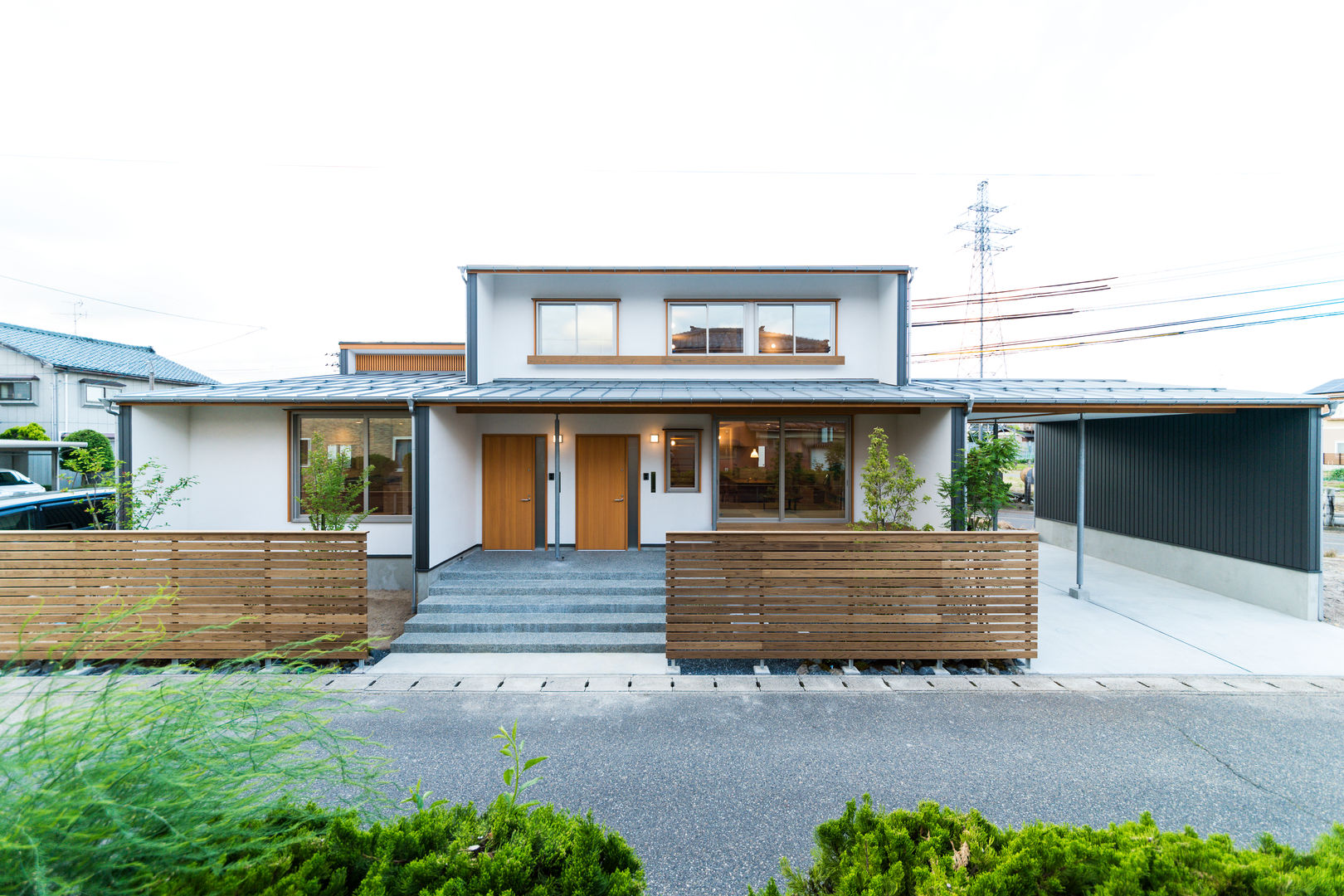 北上の家 株式会社山口工務店 木造住宅 石灰岩 植物,財産,建物,窓,ドア,建築,土地区画,アーバンデザイン,木,住宅街