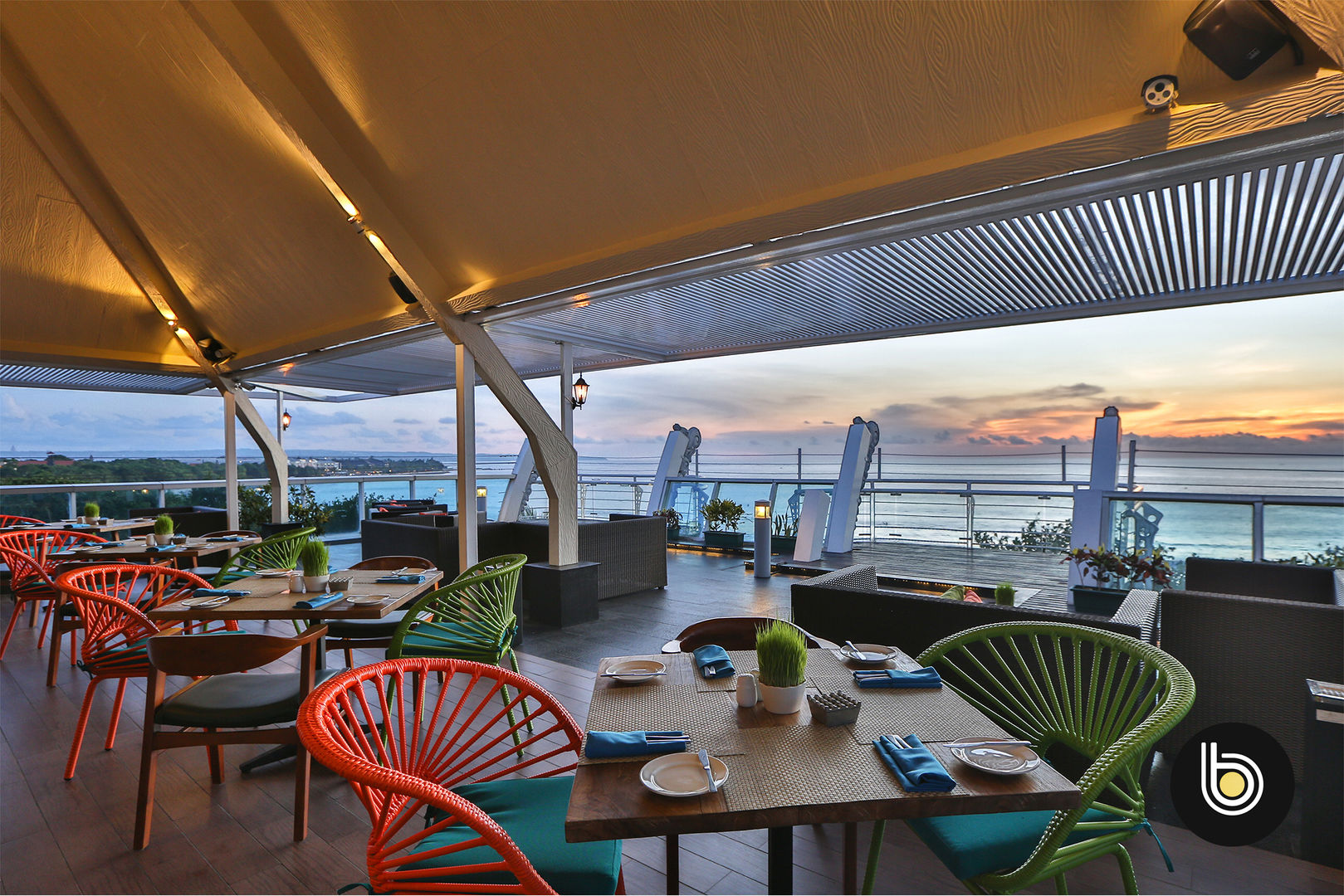 Riva Rooftop Bar & Restaurant, BB Studio Designs BB Studio Designs مساحات تجارية مطاعم