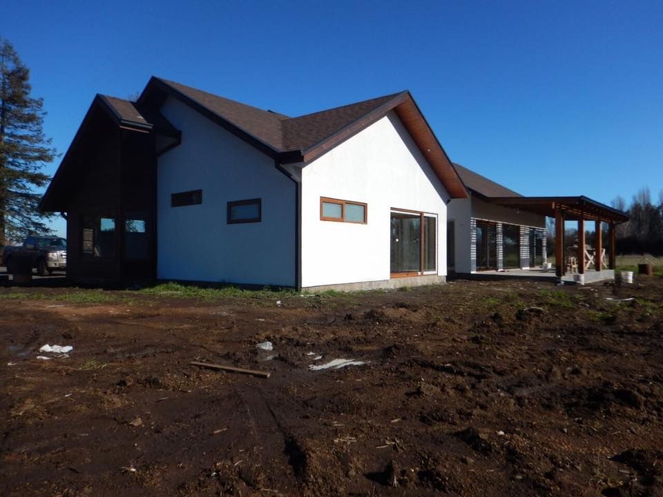 Casa El Huertón, San Cristobal hnos constructora San Cristobal hnos constructora منازل