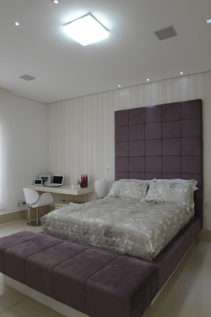 Residência, Daniel Kalil Arquitetura Daniel Kalil Arquitetura Modern style bedroom