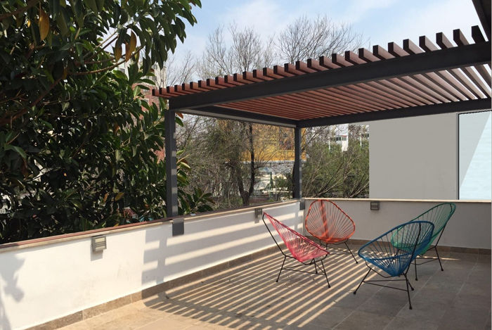 Pergolas , Productos Cristalum Productos Cristalum Moderner Balkon, Veranda & Terrasse Aluminium/Zink