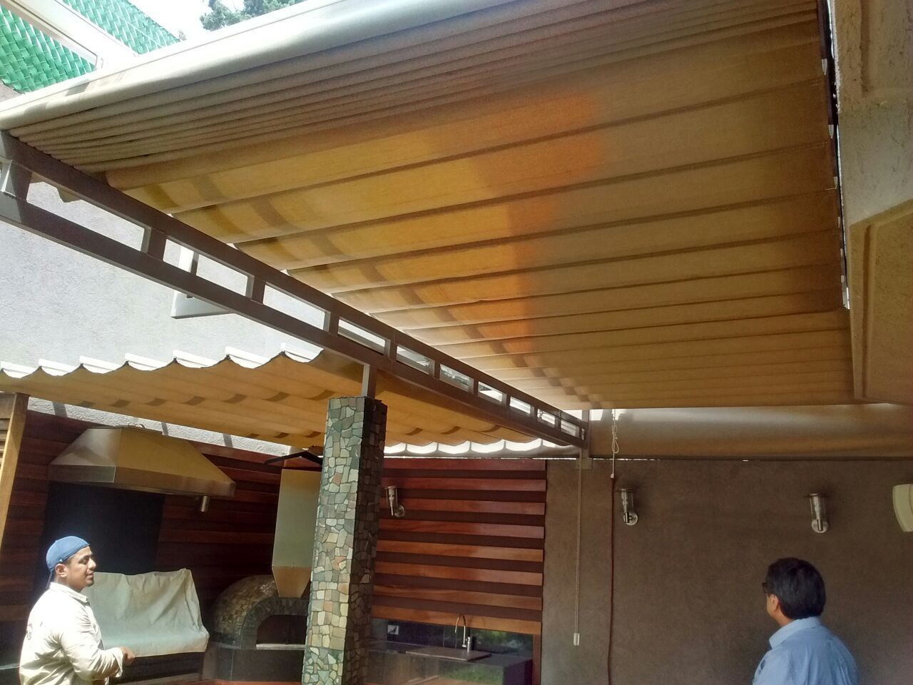 Toldo plegable en CDMX, un cambio radical., Materia Viva S.A. de C.V. Materia Viva S.A. de C.V. 모던스타일 정원