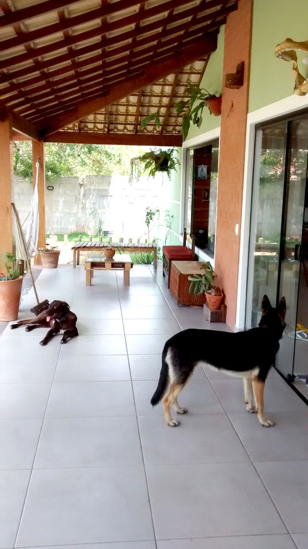 Residência Caravelas do Peró - Cabo Frio, RJ, Oca Bio Arquitetura e Design Oca Bio Arquitetura e Design Balcones y terrazas de estilo rústico