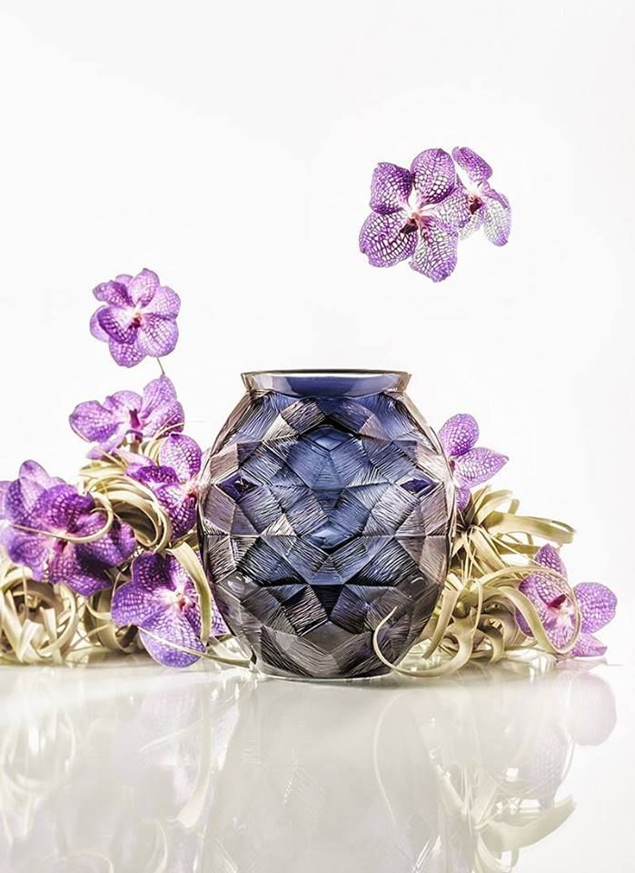 Eye Catching Crystal Vases, Spacio Collections Spacio Collections Moderne huizen Glas Accessories & decoration