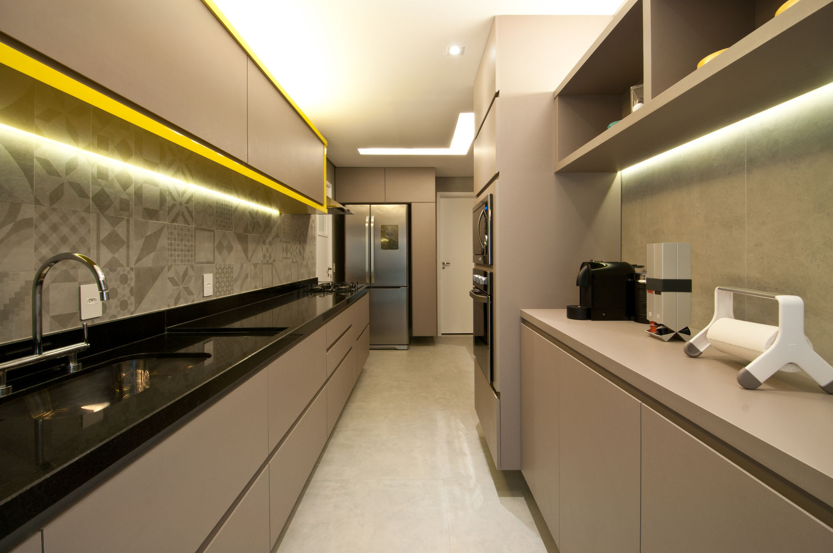 Residência Montedonio, Mazzark Arquitetos Mazzark Arquitetos Kitchen