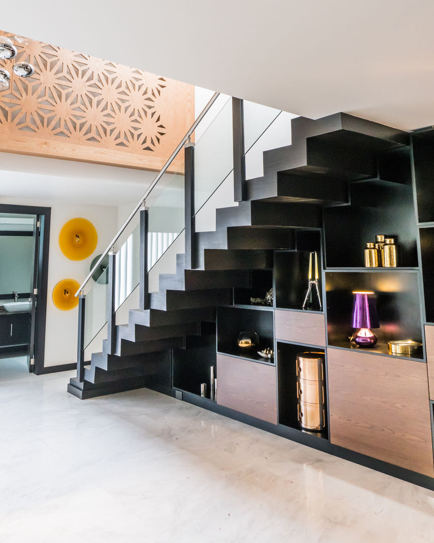 Deep Brown, STUDIO COCOONS STUDIO COCOONS Modern Corridor, Hallway and Staircase