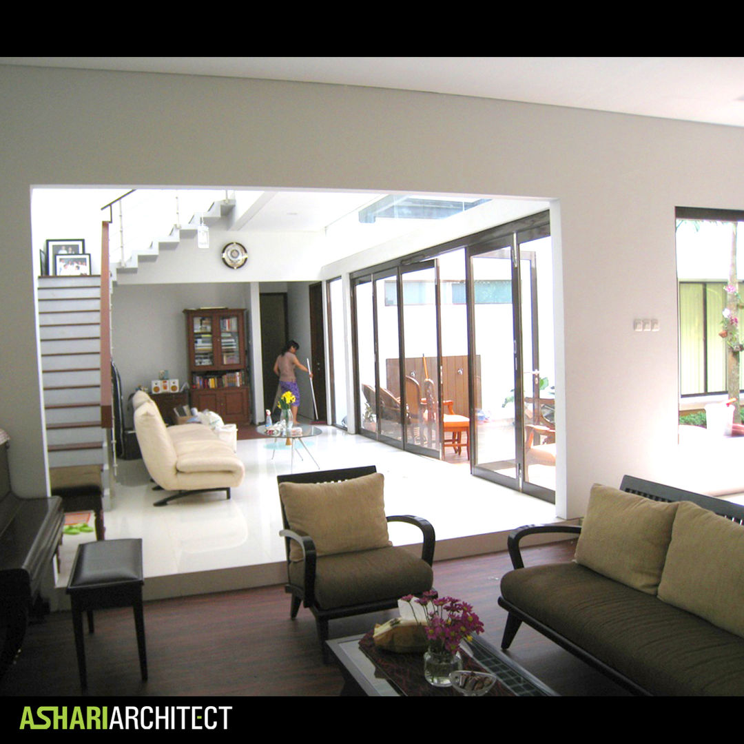 Kalibata House, Ashari Architect Ashari Architect Salas de estar modernas