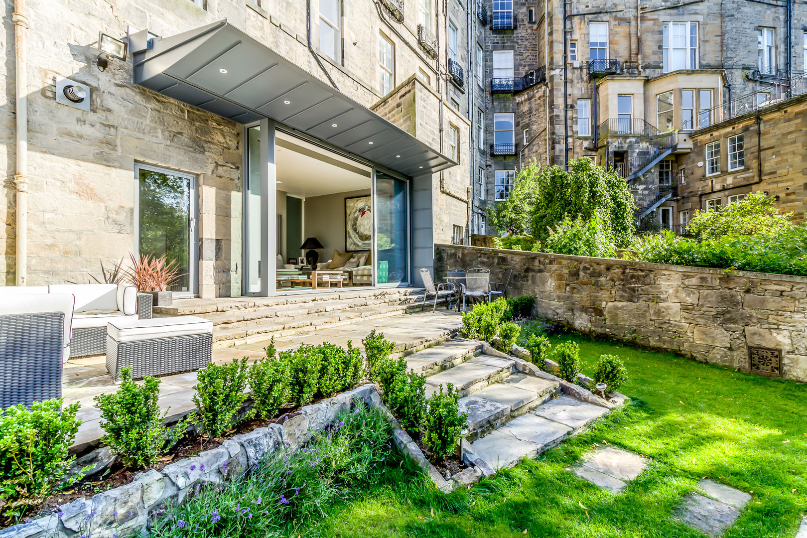 Modern Extension to the Rear of a Listed Flat in Edinburgh New Town Capital A Architecture Terrace house edinburgh,modern,garden room,cantilever,zinc,roof,patio,door,glazing