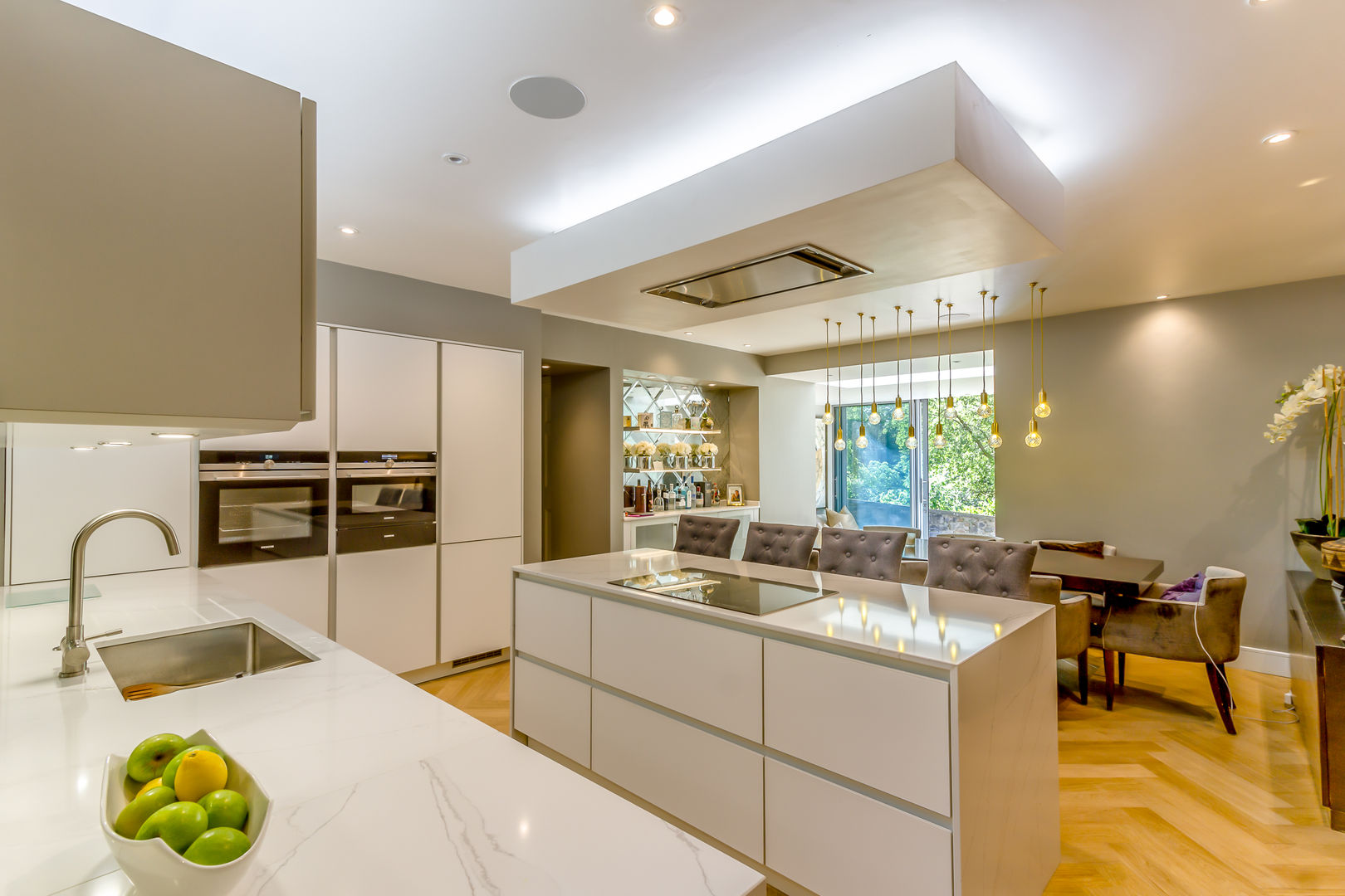 Modern Kitchen in Edinburgh Basement Flat Capital A Architecture Cocinas integrales kitchen,modern,edinburgh,island