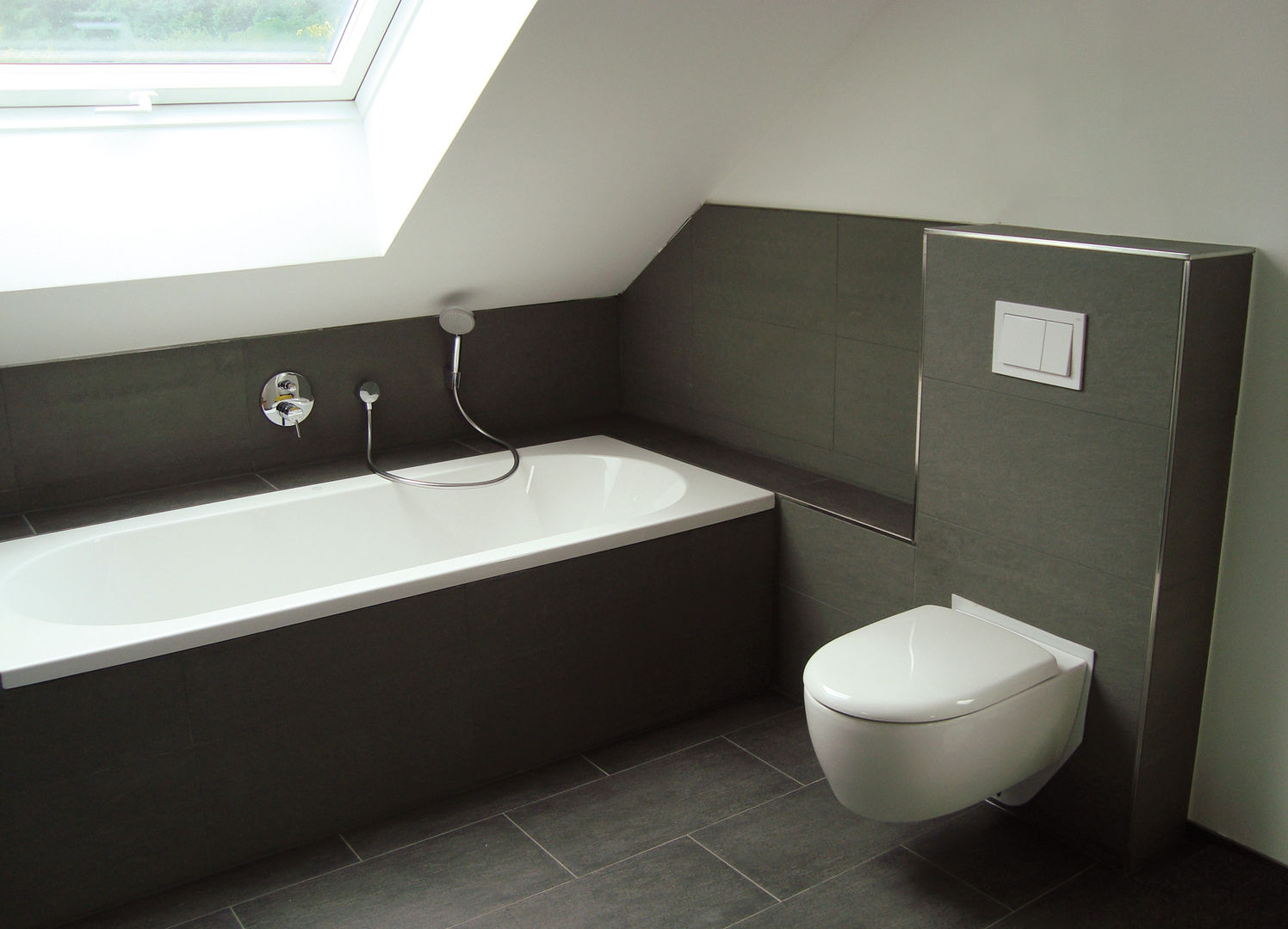 Neubau Wohnhaus Aschaffenburg, Resonator Coop Architektur + Design Resonator Coop Architektur + Design Modern bathroom