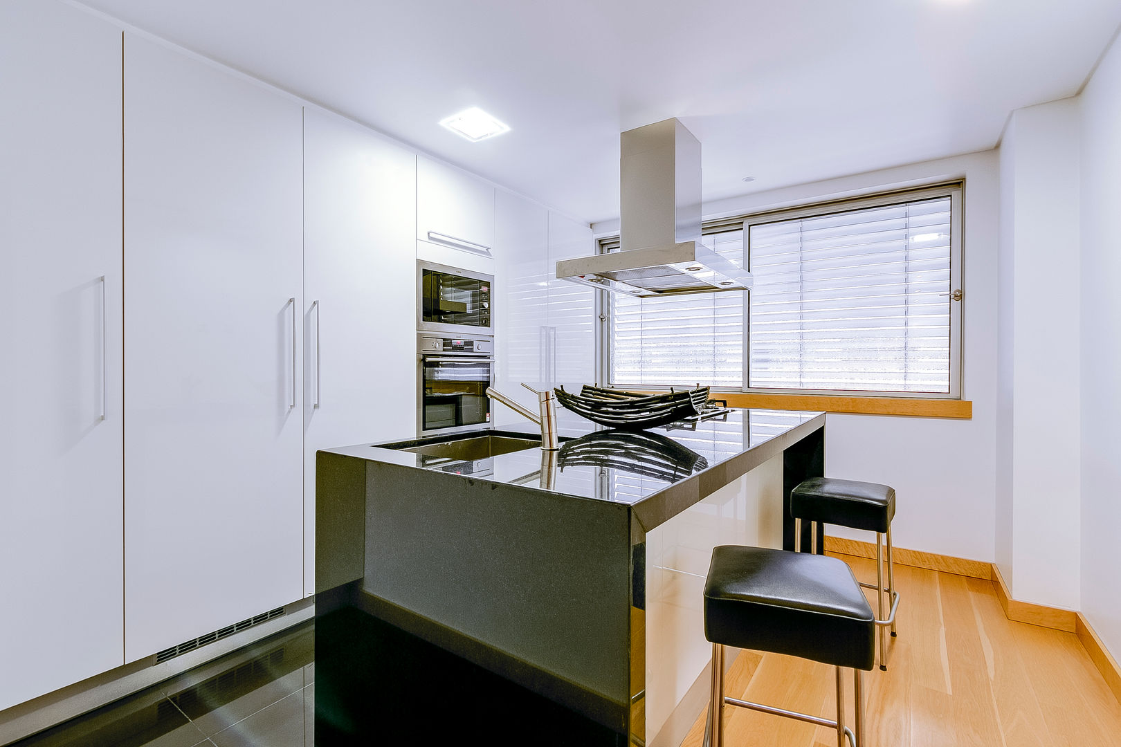 Apartamentos Laranjeiras Lisboa - Apartments Laranjeiras Lisbon, Ivo Santos Multimédia Ivo Santos Multimédia مطبخ