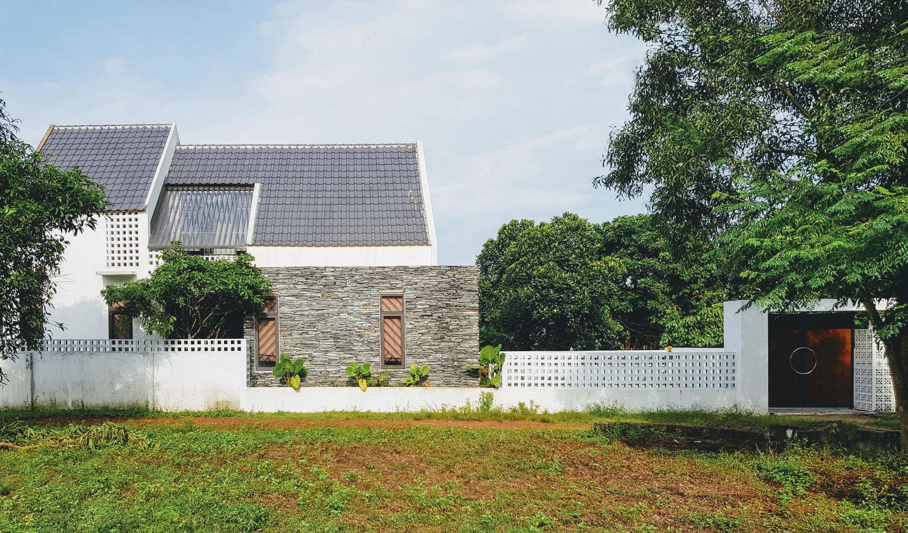 NEW HOUSE, RÂU ARCH RÂU ARCH Detached home