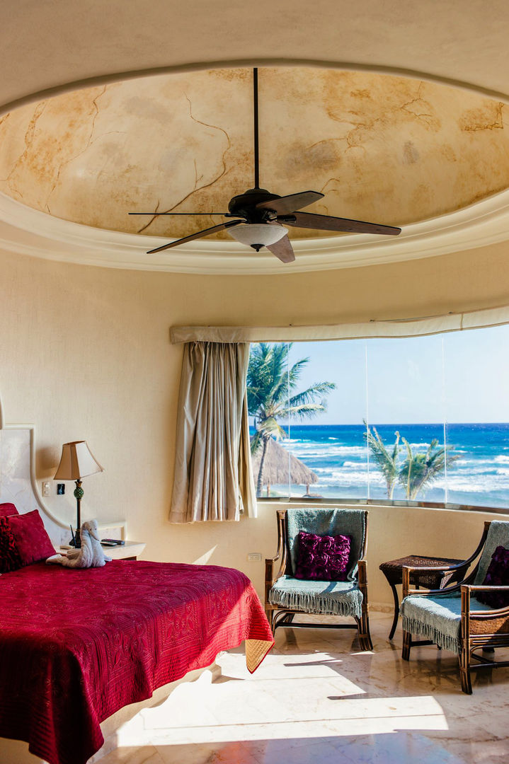 Villa Escapar, DHI Riviera Maya Architects & Contractors DHI Riviera Maya Architects & Contractors Eclectic style bedroom