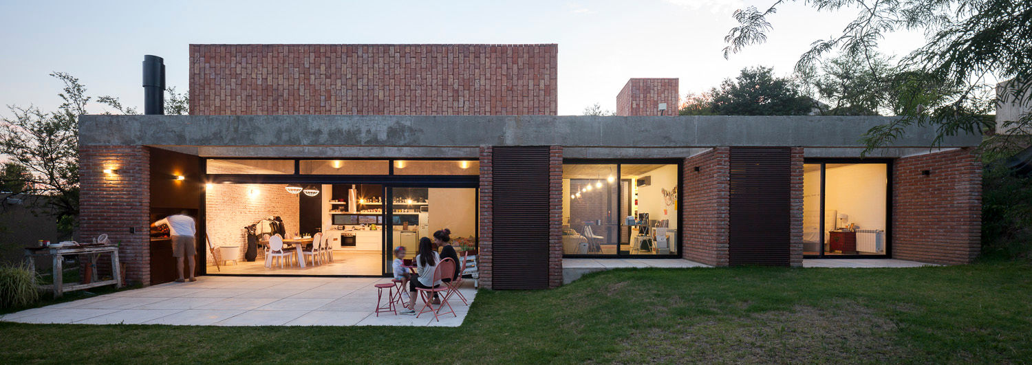 Casa GPL, BLTARQ Barrera-Lozada BLTARQ Barrera-Lozada 現代房屋設計點子、靈感 & 圖片