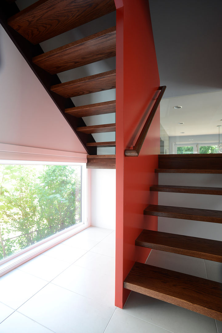 Brookland House Renovation/Addition, ARCHI-TEXTUAL, PLLC ARCHI-TEXTUAL, PLLC Modern corridor, hallway & stairs