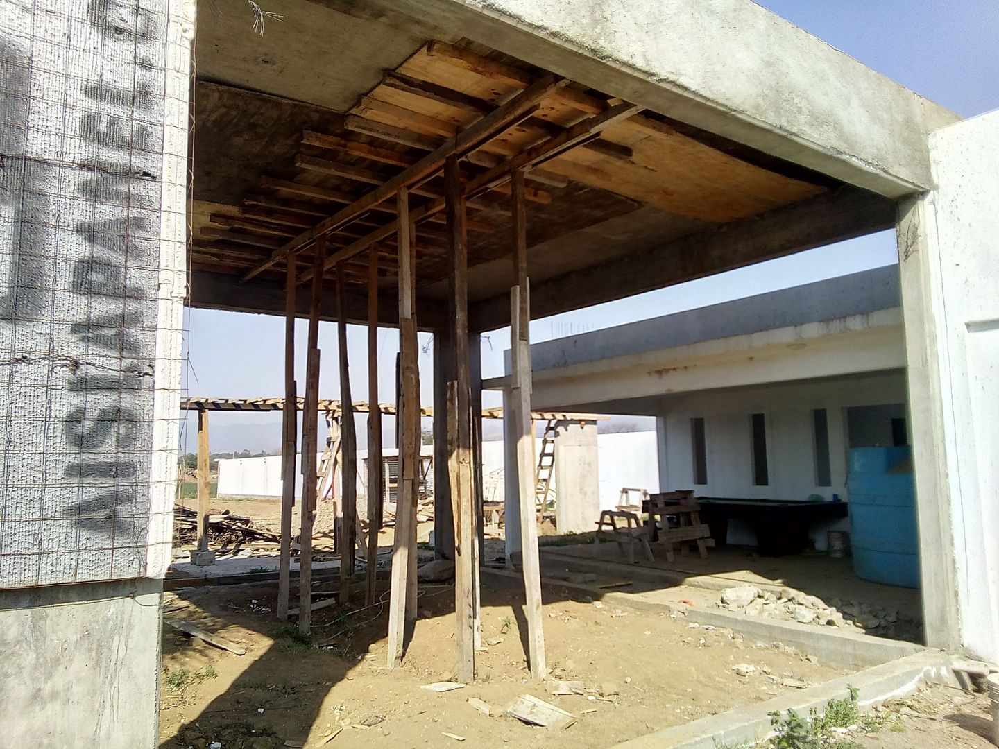 Casa San Lorenzo, Variable Arquitectura Variable Arquitectura Modern living room Reinforced concrete